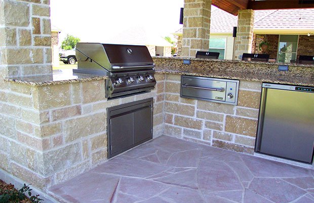 One of the Hottest Trends in Home Improvement: Outdoor Kitchens - Fort ...