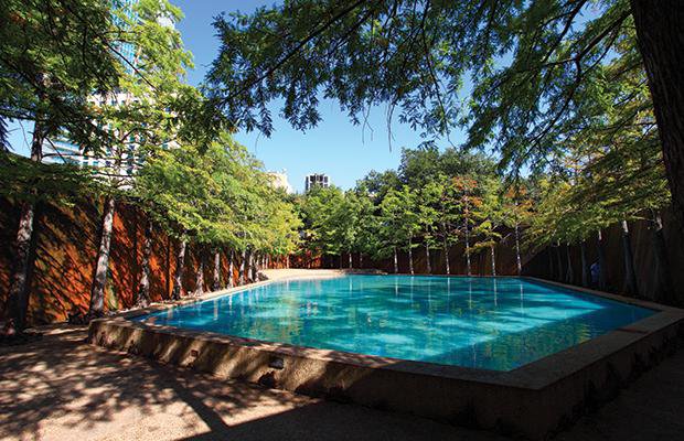 Fort Worth Water Gardens reflection  pool_CMYK.jpg.jpe