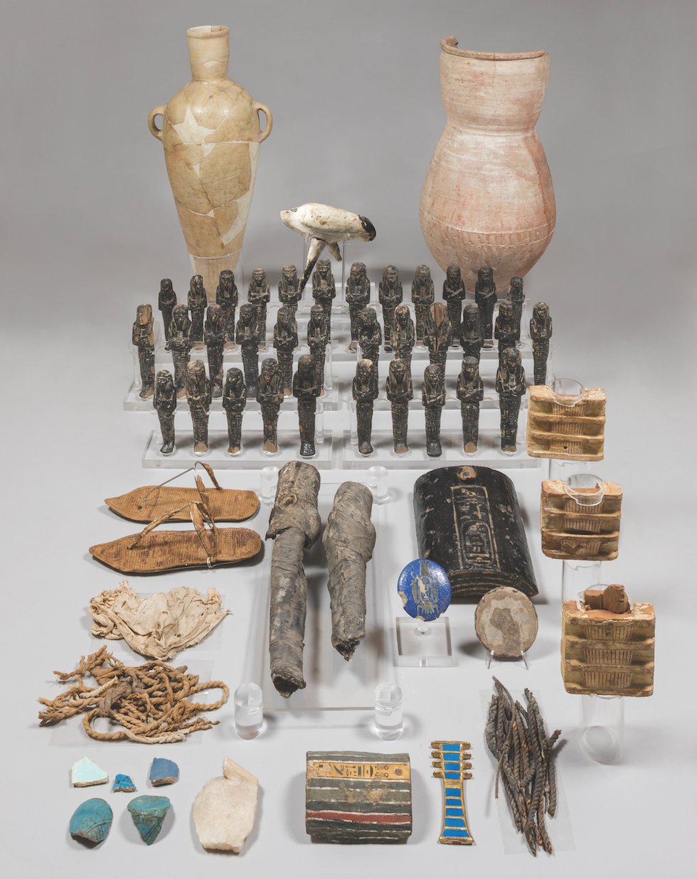 Funerary objects from Nefertari's tomb.png