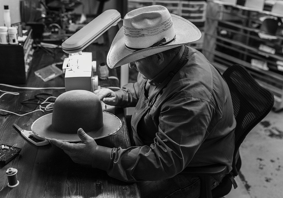 Hat machine A hat blocking machine for Panama Hat & felt hat making.