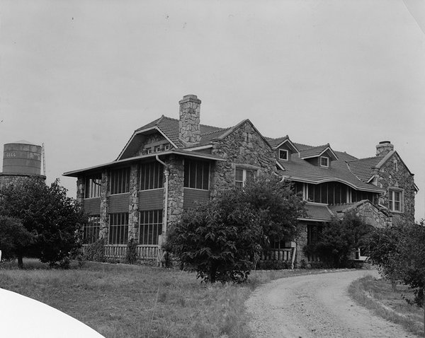 Burk Burnett Fort Worth residence.jpg