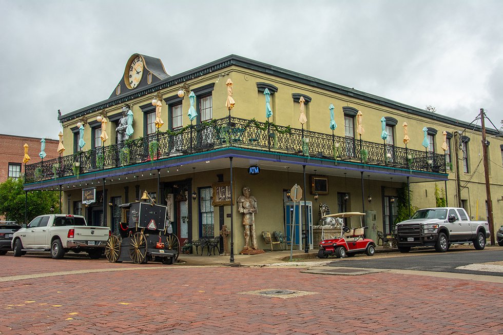 Jefferson, USA – November 25, 2022 - Corner view of the Victor