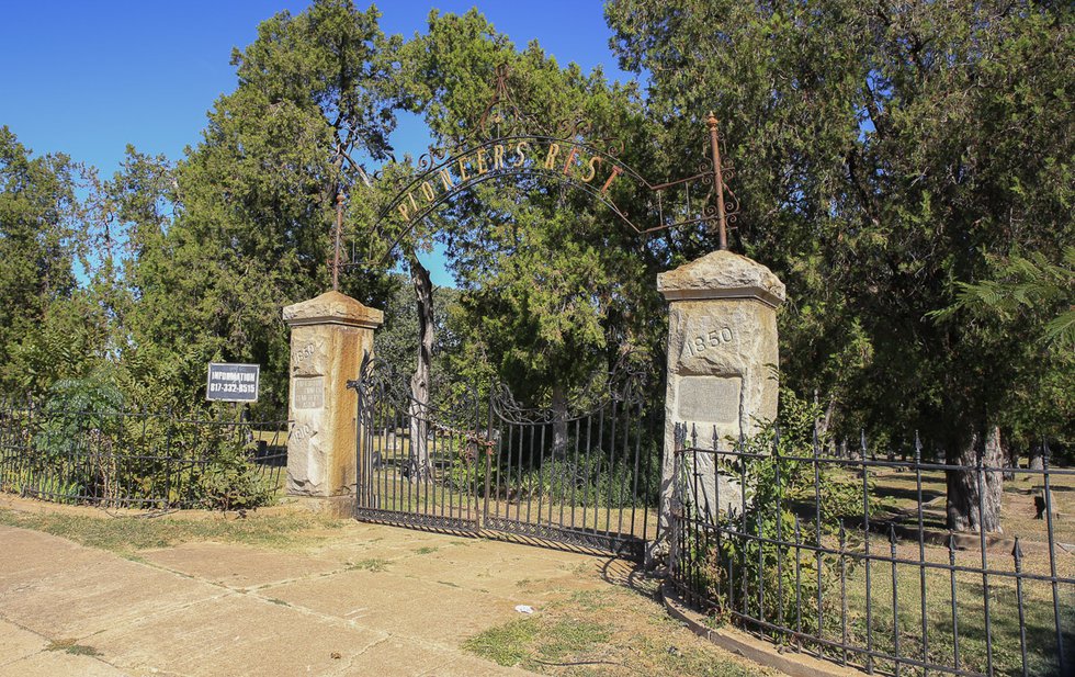 Pioneer's_Rest_Cemetery_(1_of_1).jpeg