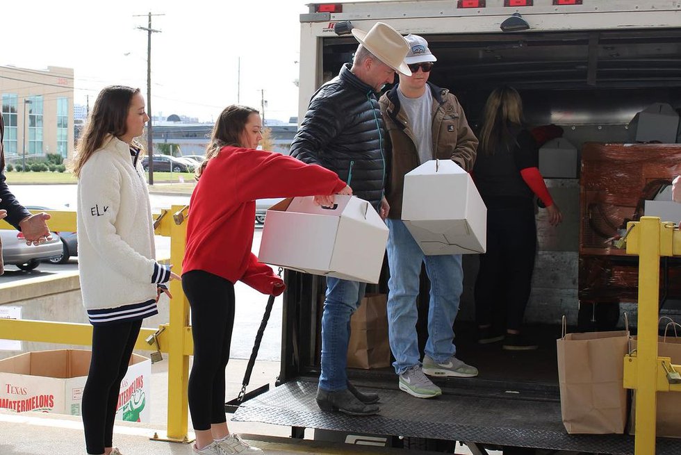 Woodshed Smokehouse Food Drive_Photo Courtesy of Love Management10.jpg